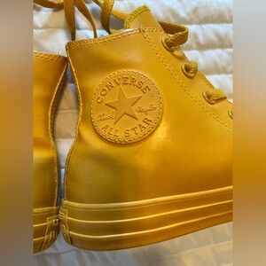 CONVERSE ALL STAR “Chuck Taylor”; women size 8; high top;VINTAGE; YELLOW; rubber